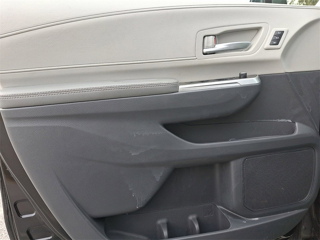 Certified 2024 Toyota Sienna Limited image 11