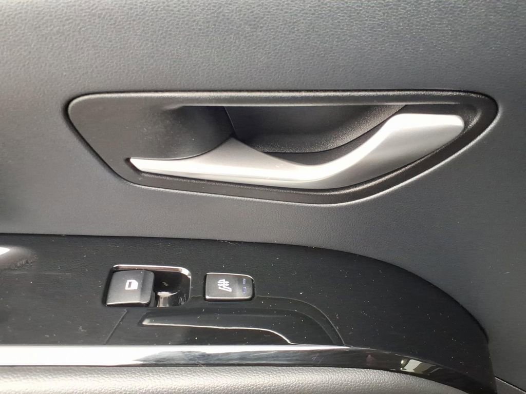 Used 2022 Hyundai Tucson Limited w/ Cargo Package image 15