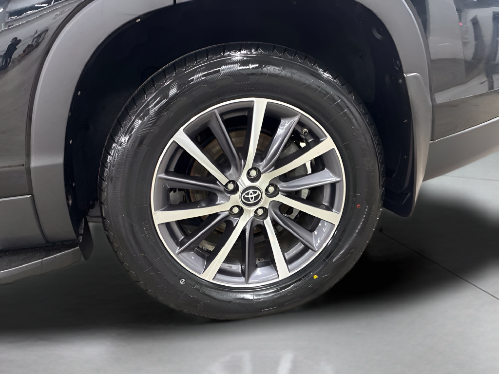 Used 2019 Toyota Highlander XLE AWD/4WD image 22