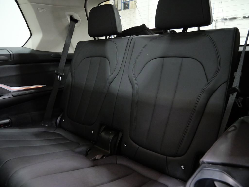 Used 2021 BMW X7 xDrive40i w/ Cold Weather Package AWD/4WD image 26