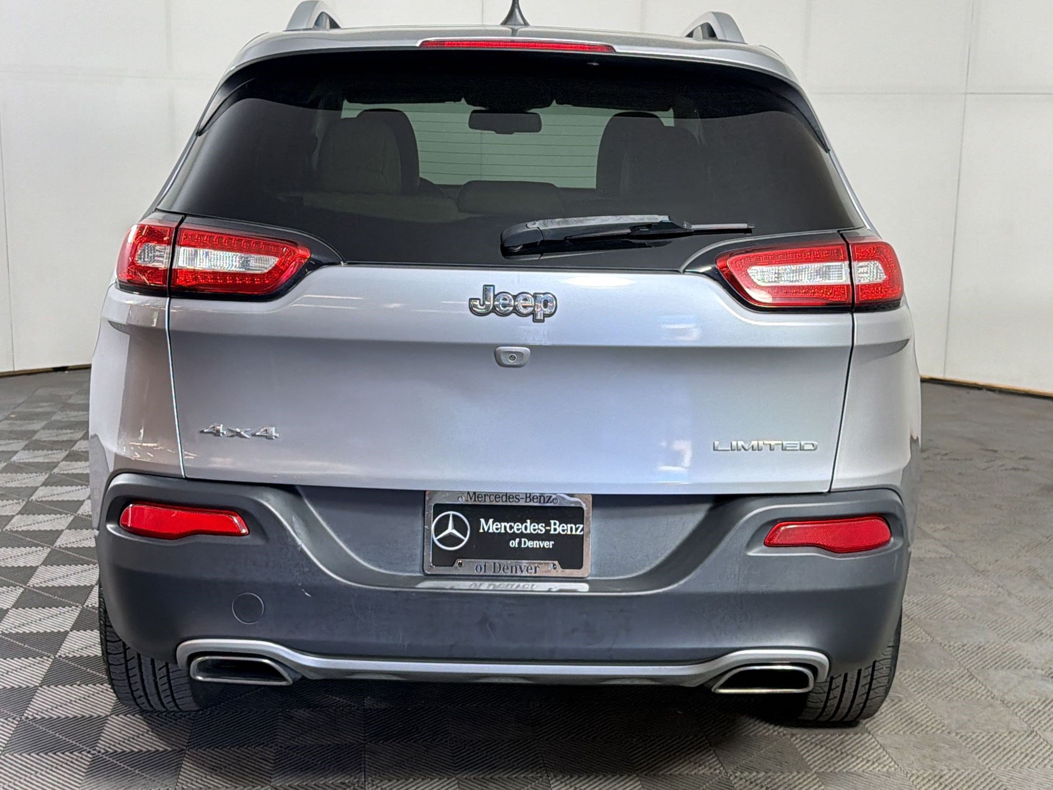 Used 2016 Jeep Cherokee Limited AWD/4WD image 10