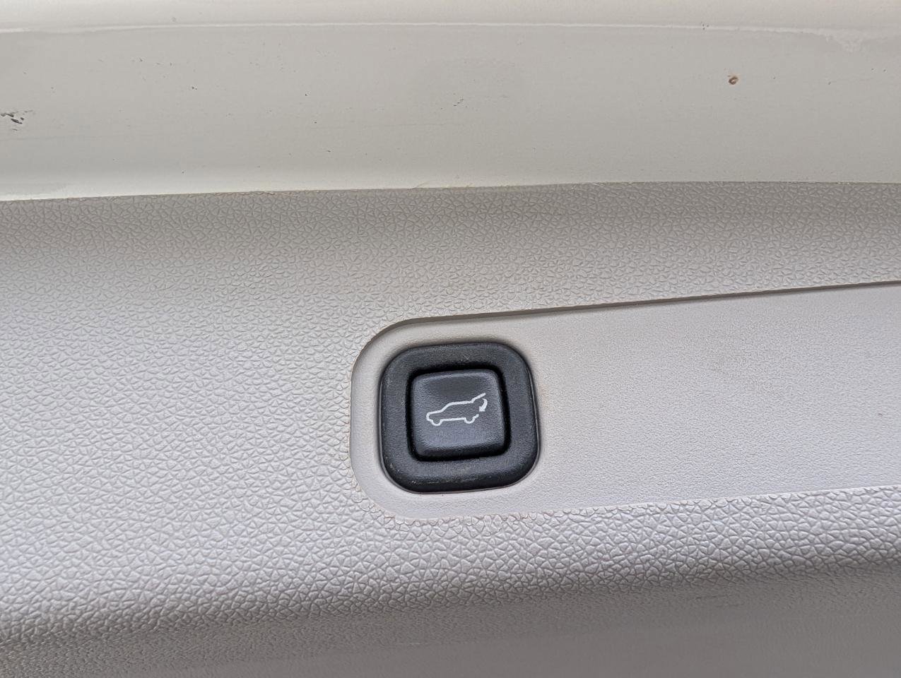 Used 2013 Chevrolet Tahoe LTZ image 28