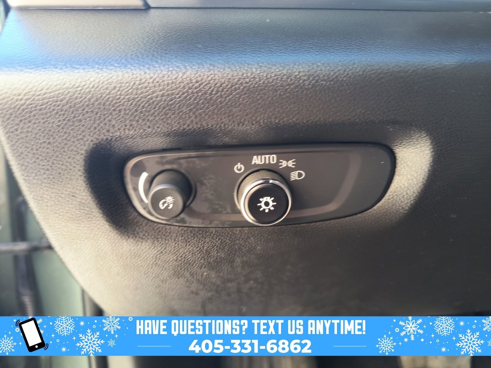 Used 2023 Chevrolet Traverse LT image 23