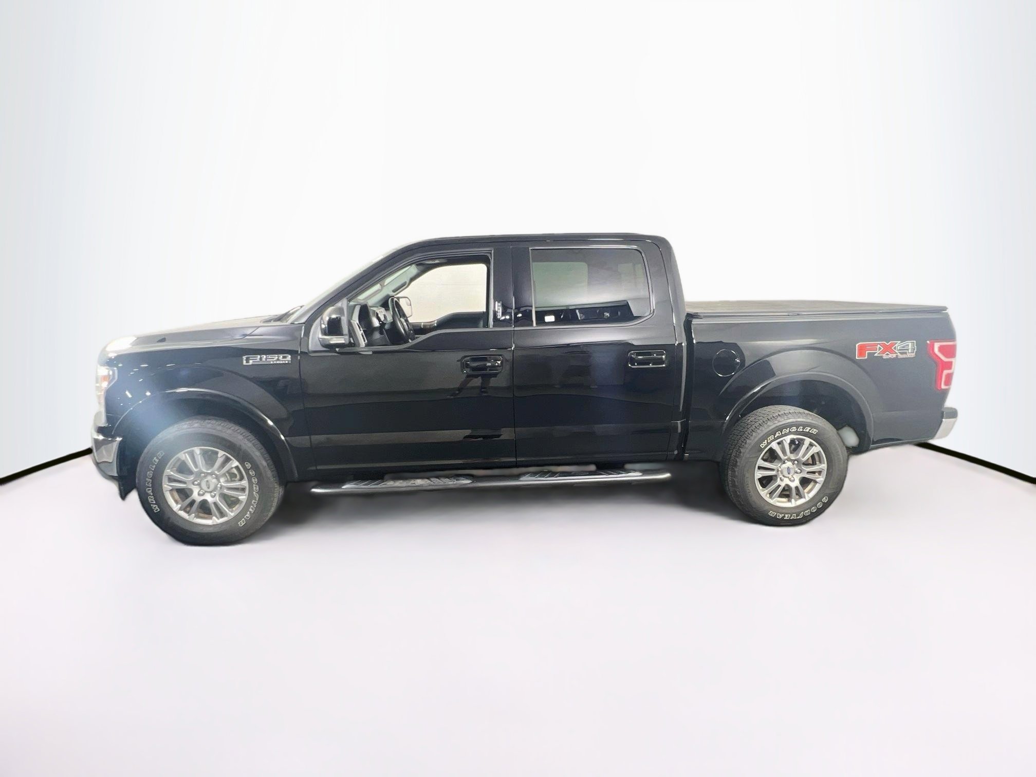 Used 2018 Ford F150 Lariat w/ Max Trailer Tow Package image 8