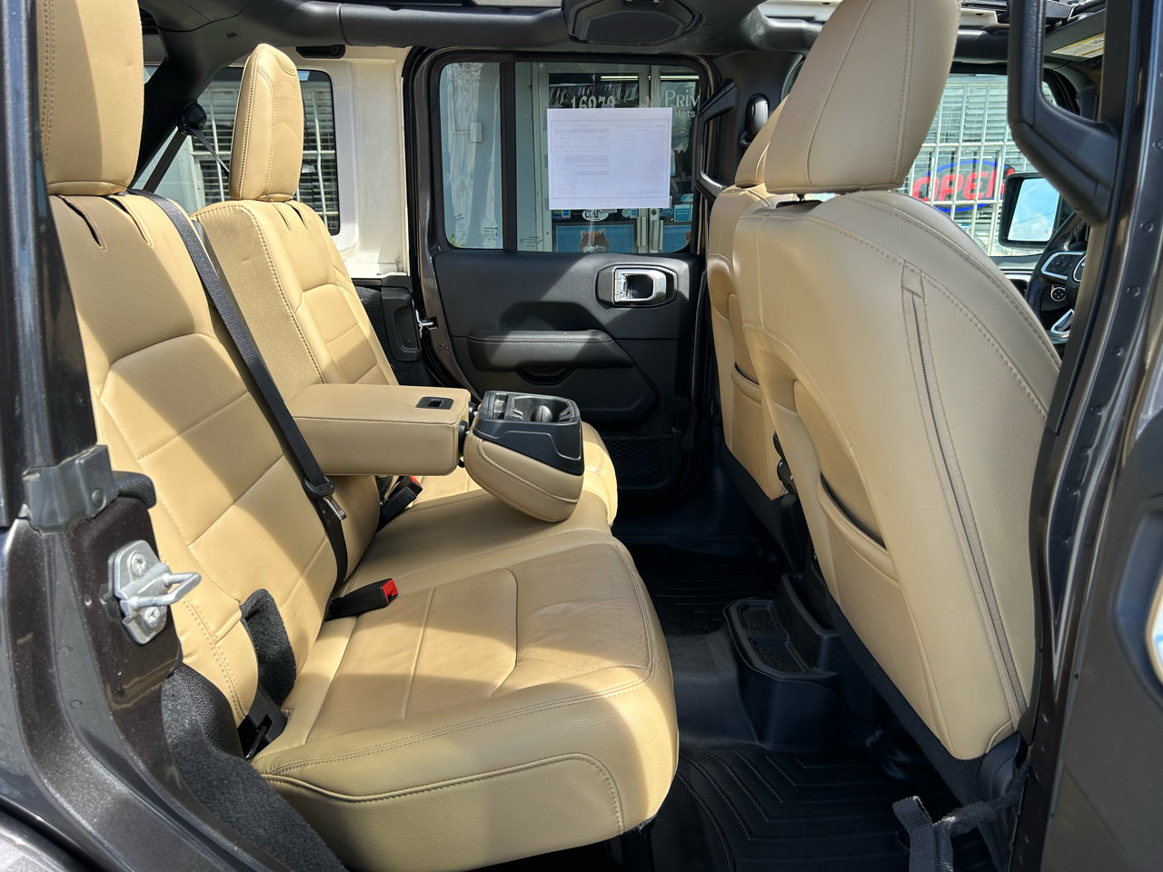 Used 2019 Jeep Wrangler Unlimited Sahara image 13