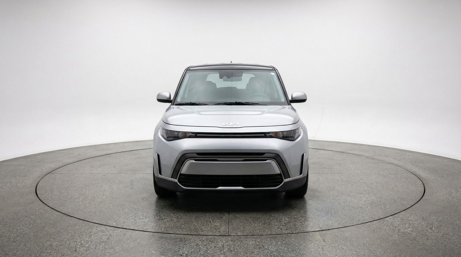 Used 2025 Kia Soul LX w/ LX Technology Package FWD image 2