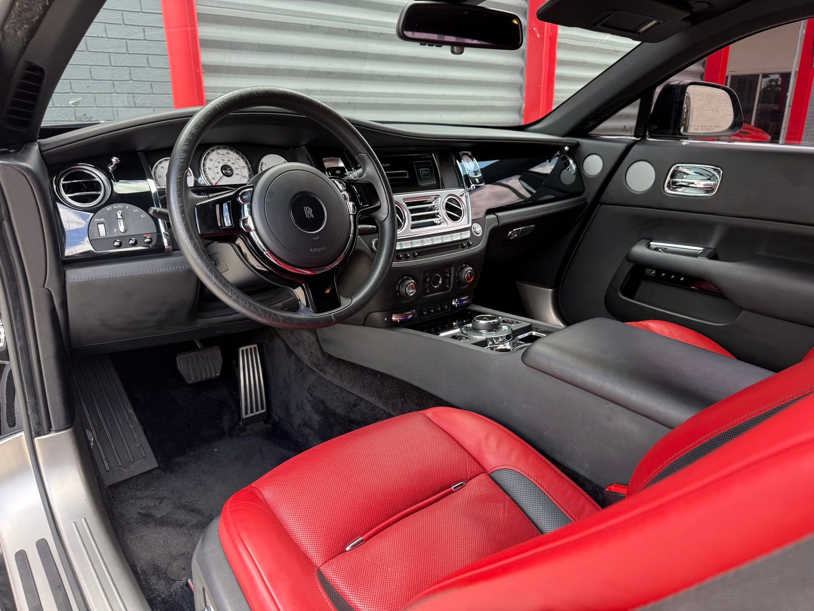 Used 2019 Rolls-Royce Wraith RWD image 20