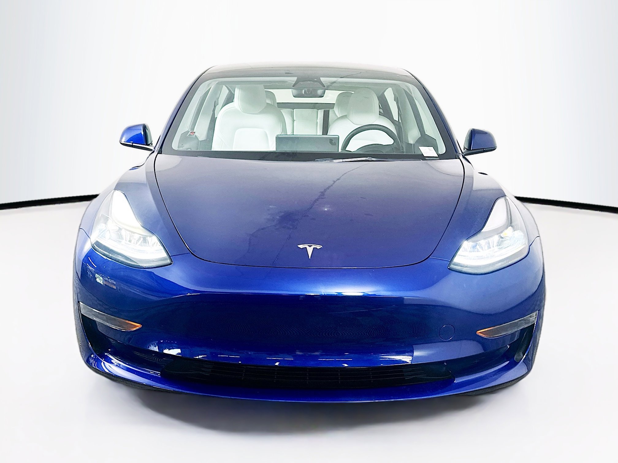 Used 2023 Tesla Model 3 Standard Range image 2