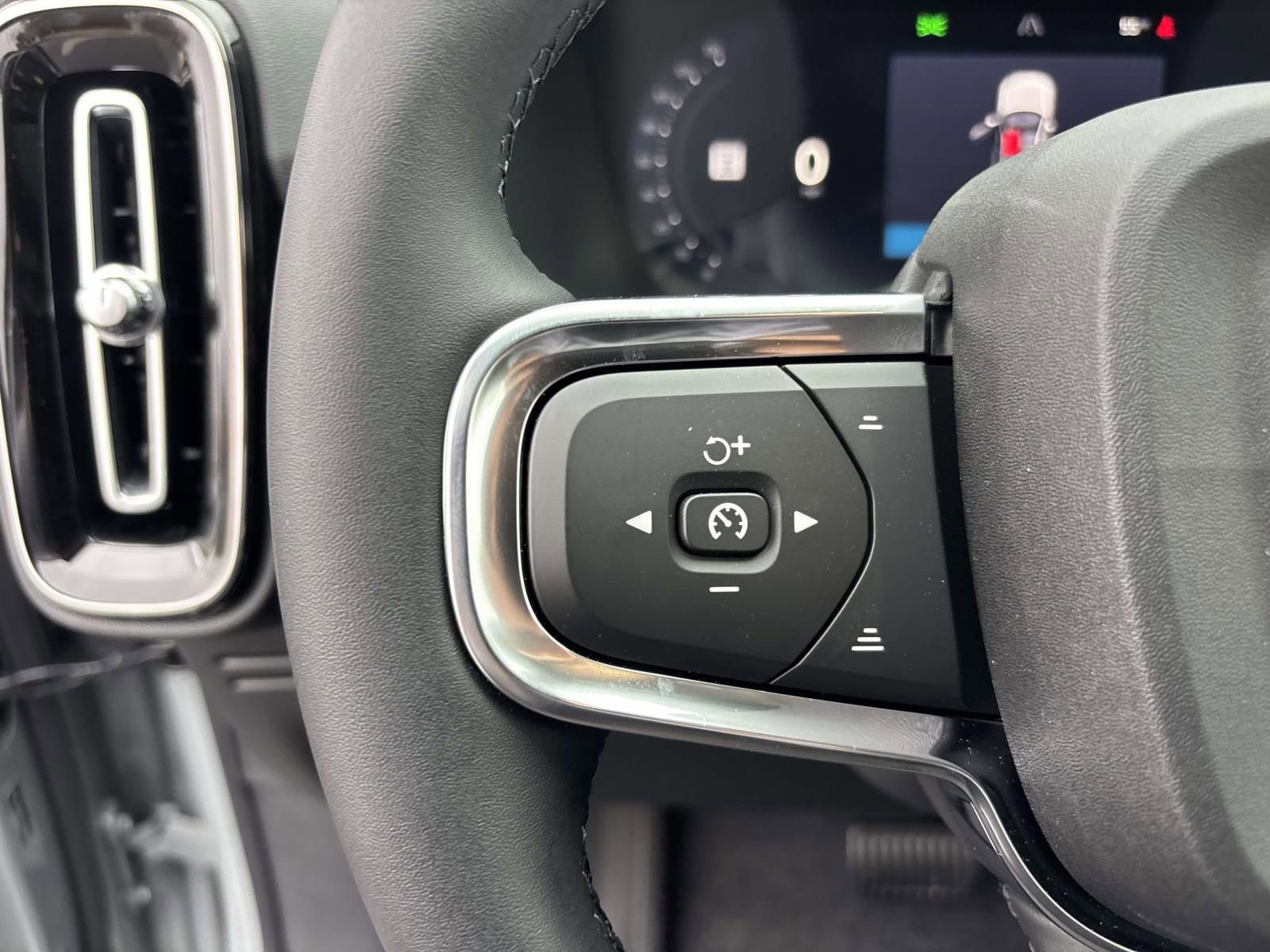 New 2026 Volvo XC40 B5 Plus w/ Protection Package Premier AWD/4WD image 17