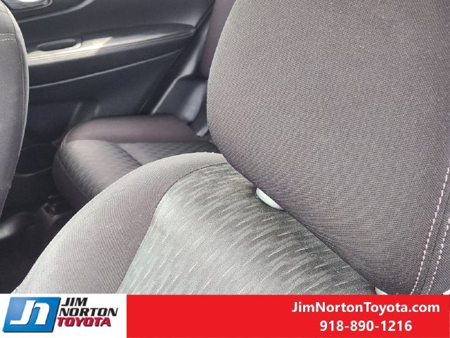 Used 2019 Nissan Rogue SV w/ Sun & Sound Touring Package FWD image 16