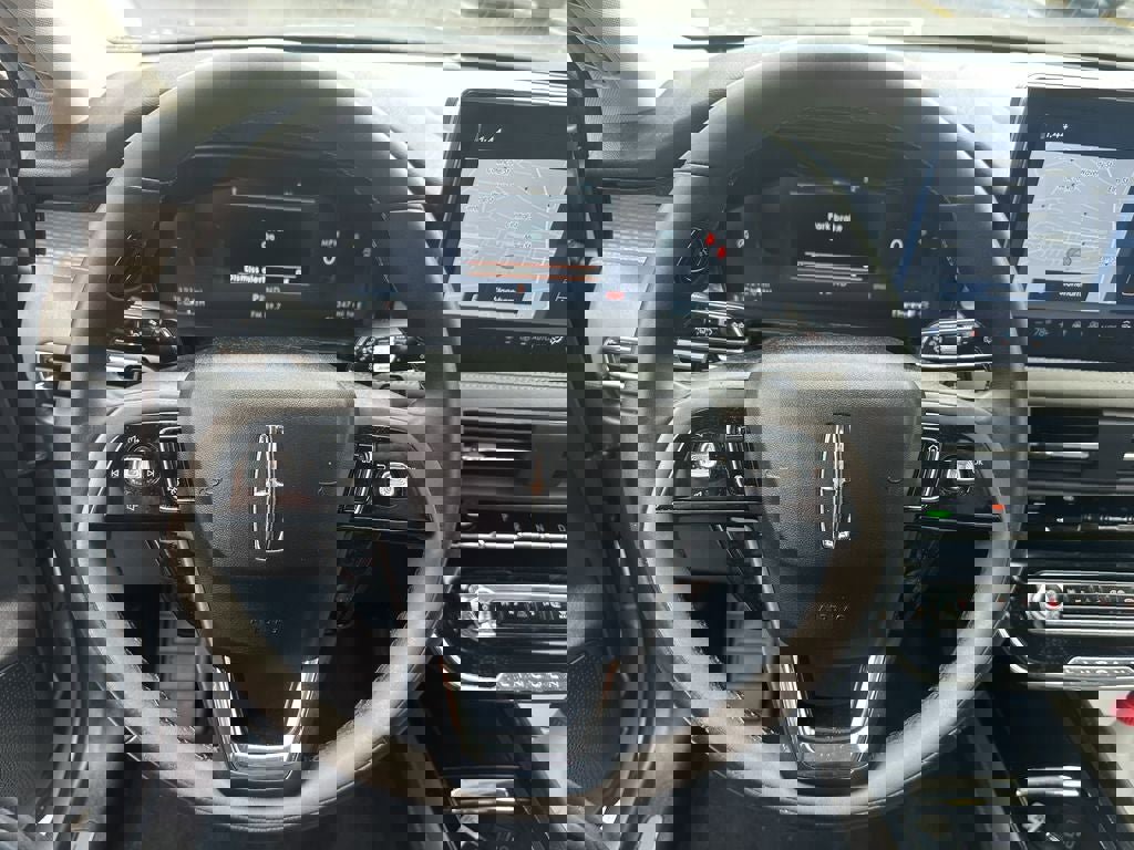 Used 2023 Lincoln Corsair AWD w/ Equipment Group 101A image 14