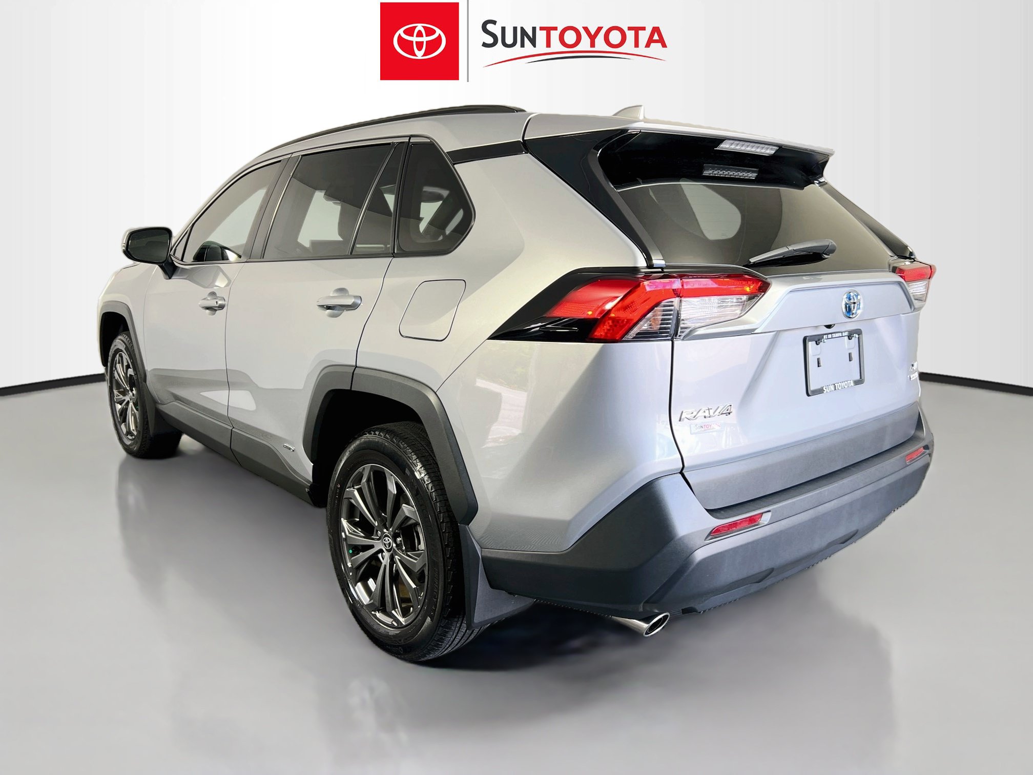 Used 2024 Toyota RAV4 XLE Premium w/ Weather Package AWD/4WD image 5
