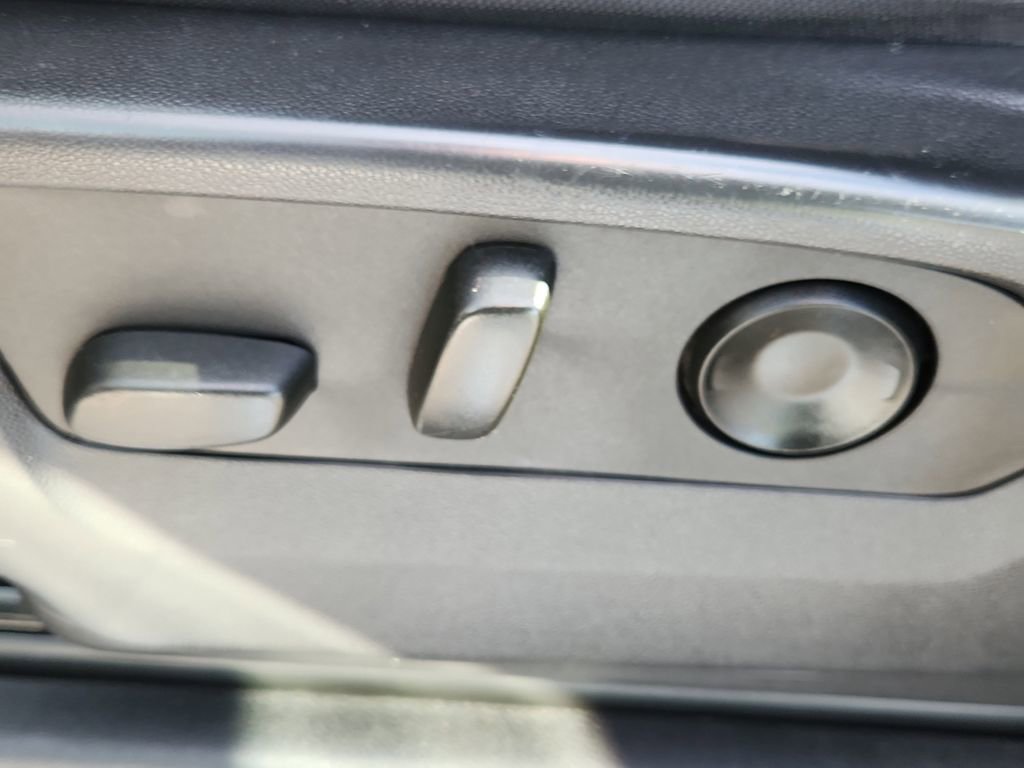 Used 2024 Chevrolet Silverado 2500 LT image 8