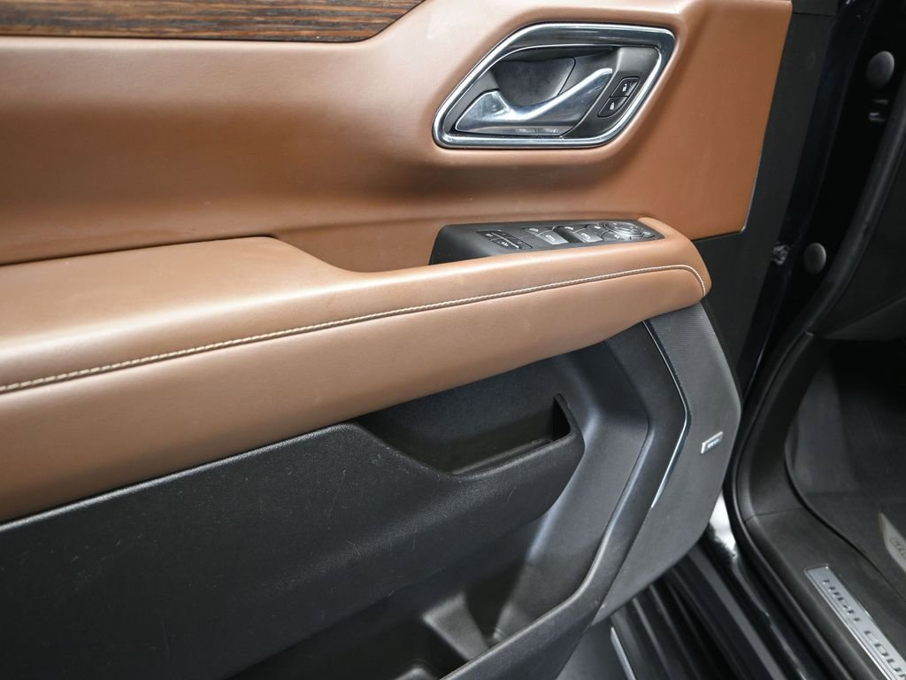 Used 2023 Chevrolet Tahoe High Country image 11