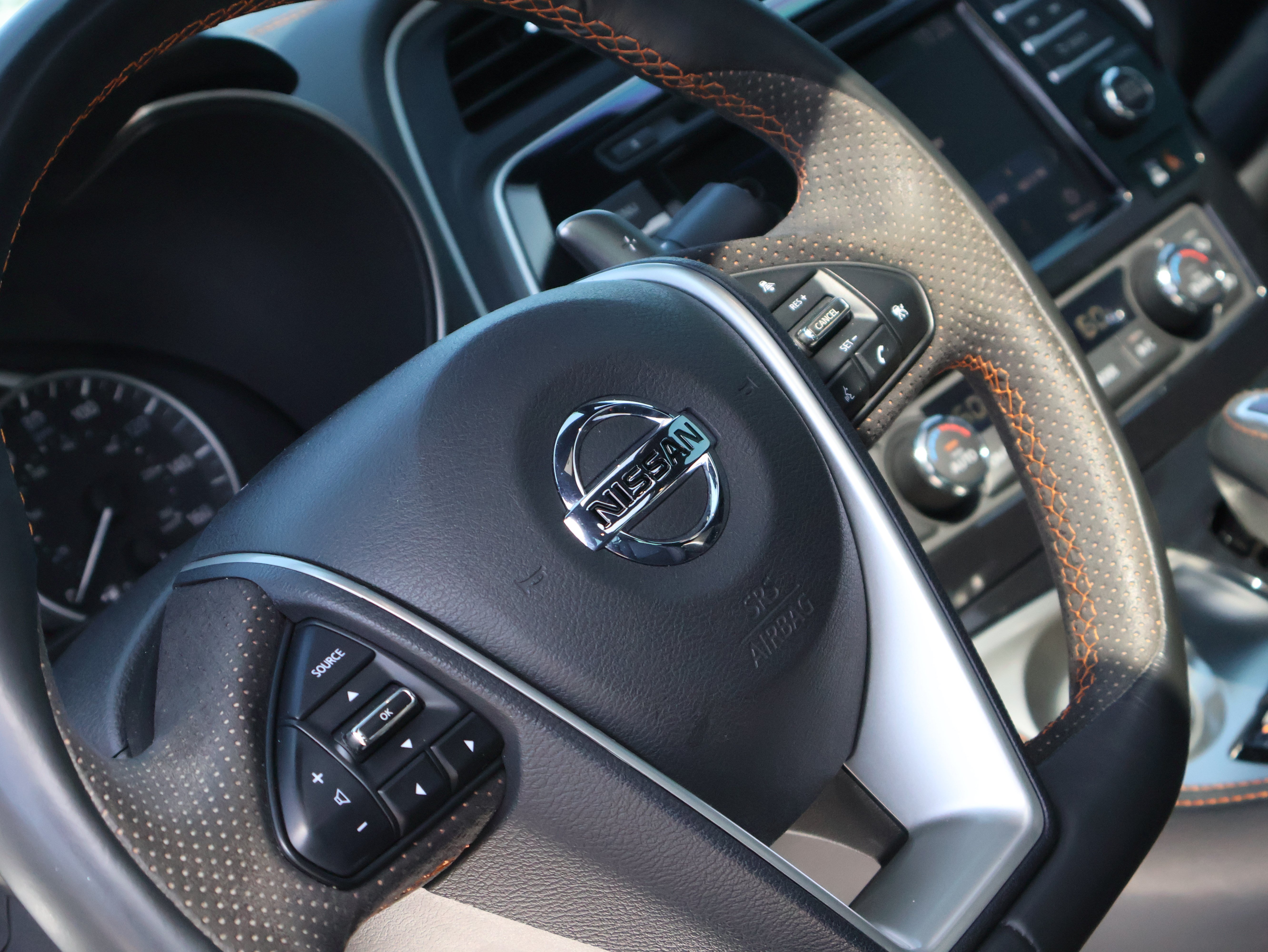 Used 2022 Nissan Maxima SR w/ Sport Mat Group FWD image 24