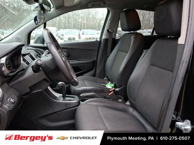 Certified 2022 Chevrolet Trax LT w/ LT Convenience Package image 16