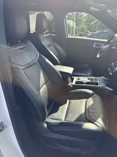 Used 2023 Ford Explorer Platinum w/ Class IV Trailer Tow Package image 11