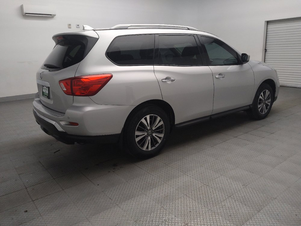 Used 2020 Nissan Pathfinder S FWD image 10