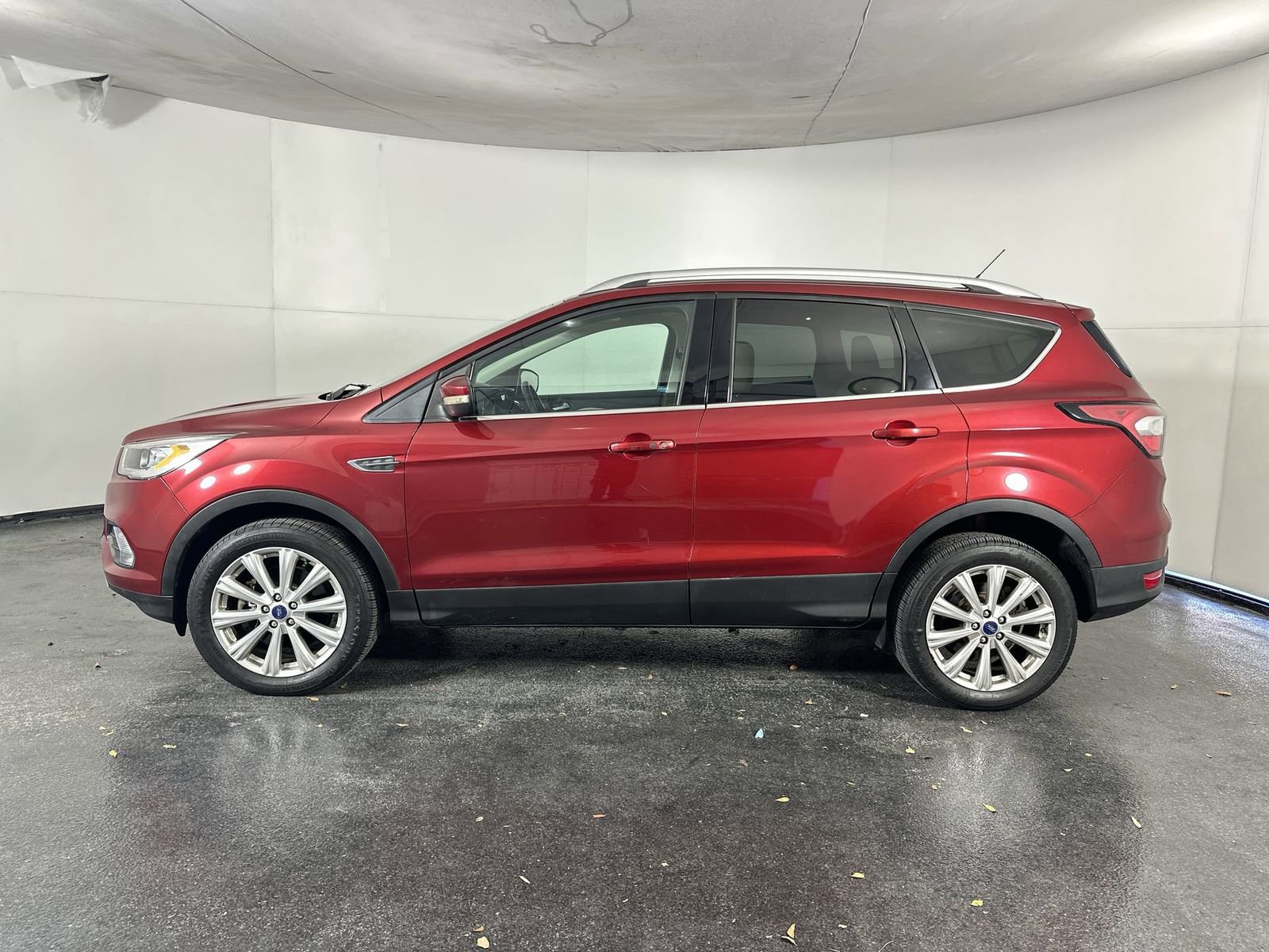 Used 2017 Ford Escape Titanium AWD/4WD image 5