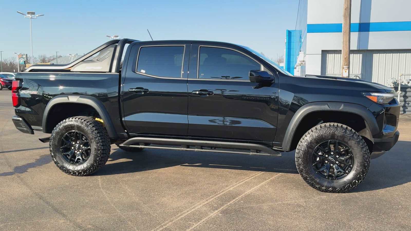 Certified 2025 Chevrolet Colorado ZR2 w/ Midnight Edition image 3