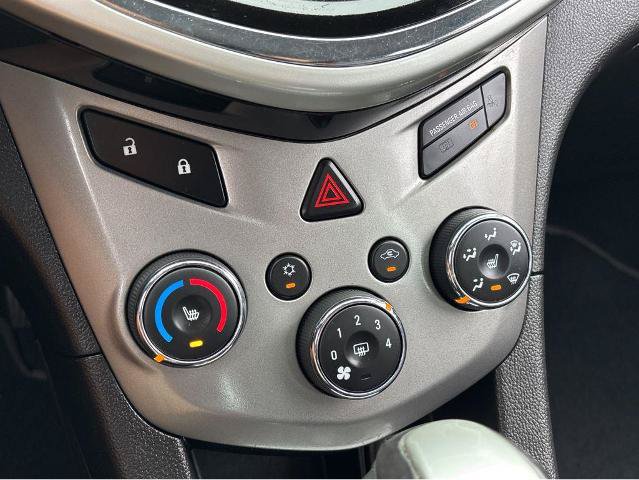 Used 2020 Chevrolet Sonic Premier FWD image 28
