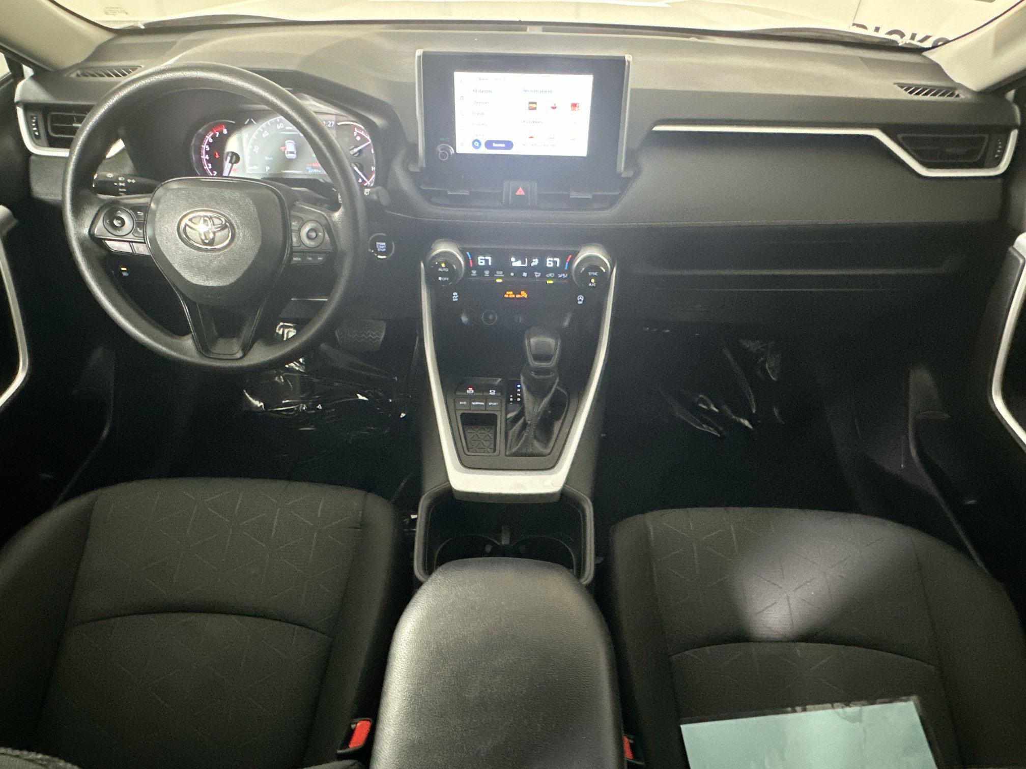 Used 2023 Toyota RAV4 XLE image 27