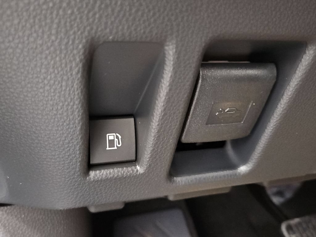 New 2026 Toyota RAV4 XSE AWD/4WD image 17