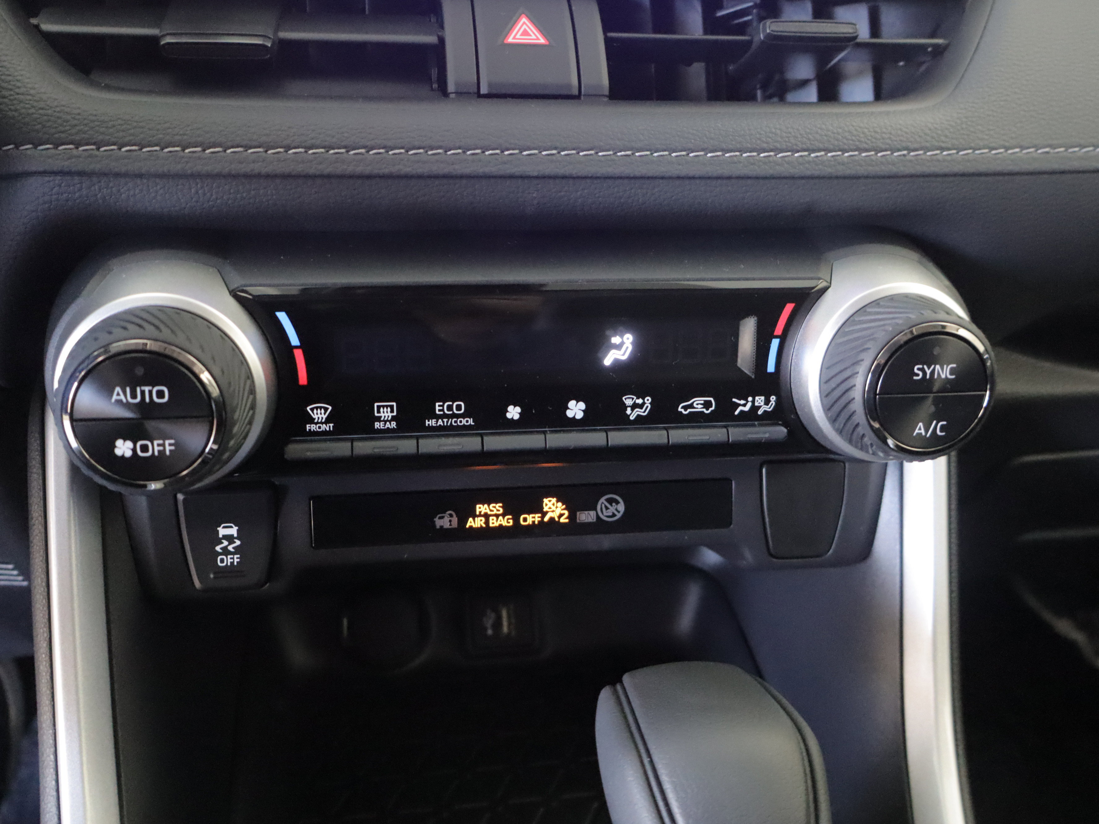 Used 2025 Toyota RAV4 XLE AWD/4WD image 16