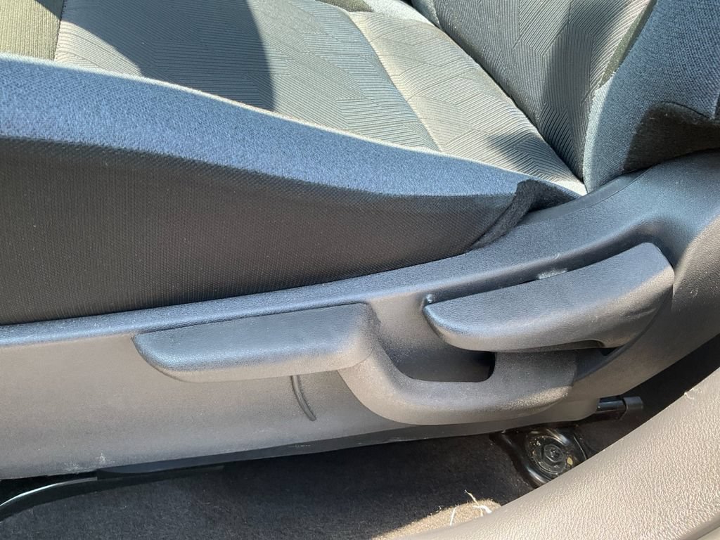 Used 2025 Nissan Versa SV FWD image 25