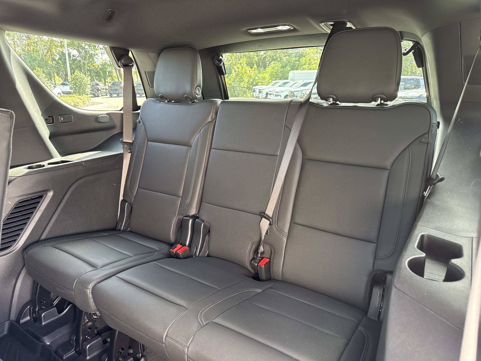 Used 2025 Chevrolet Tahoe Z71 w/ Comfort Package AWD/4WD image 12