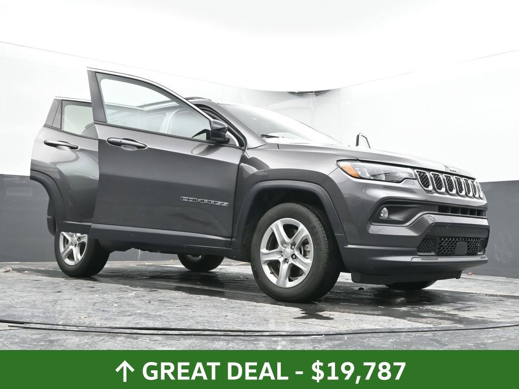 Used 2024 Jeep Compass Latitude image 69
