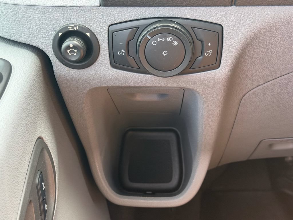 Used 2018 Ford Transit 150 XLT RWD image 33
