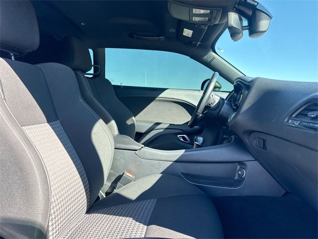 Used 2019 Dodge Challenger R/T w/ Driver Convenience Group image 32