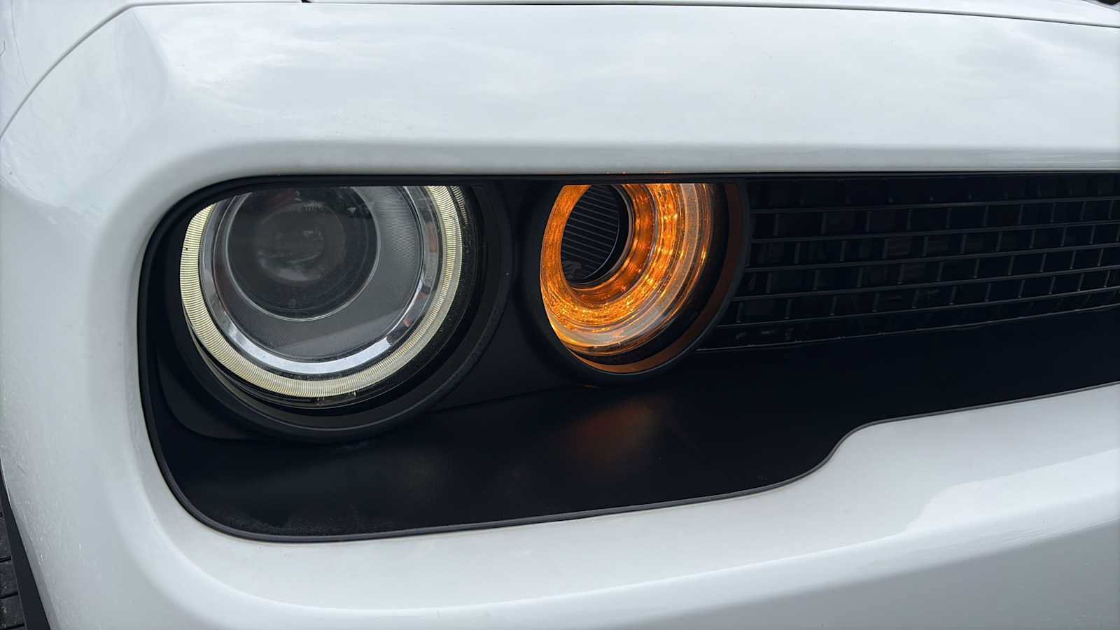 Used 2018 Dodge Challenger SRT Hellcat RWD image 9
