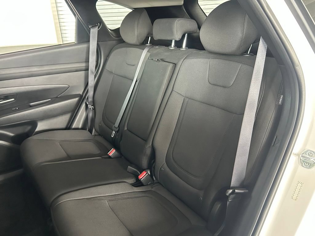 Used 2025 Hyundai Tucson SE FWD image 30