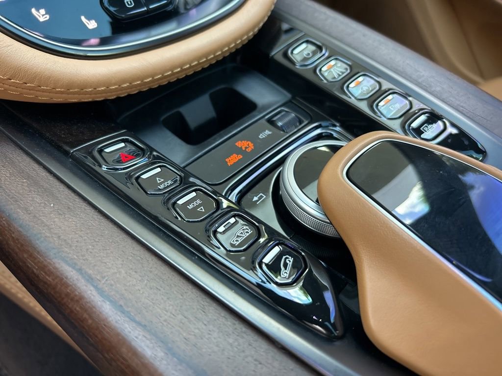 Used 2021 Aston Martin DBX image 55