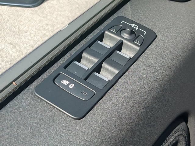 Used 2025 Land Rover Discovery Sport S AWD/4WD image 29