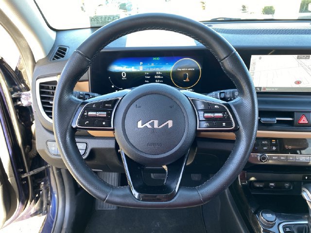Used 2024 Kia Seltos SX w/ SX Sunroof Package AWD/4WD image 30