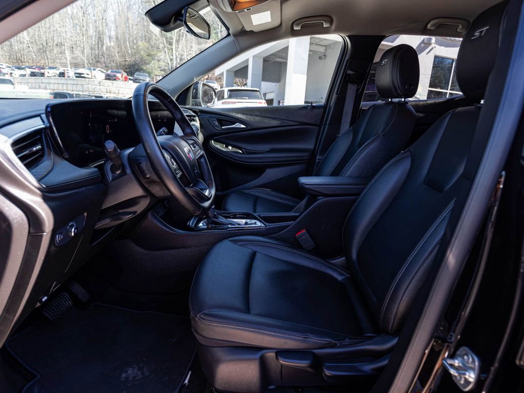 Used 2024 Buick Encore GX Sport Touring image 26