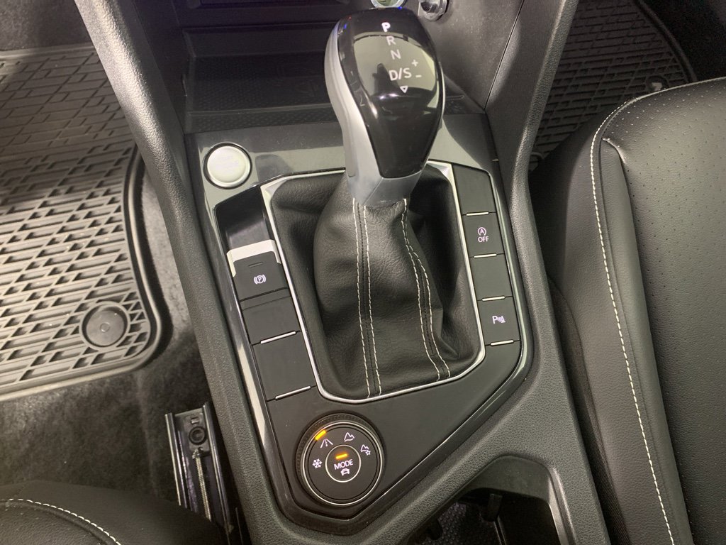 Used 2024 Volkswagen Tiguan SE R-Line image 26