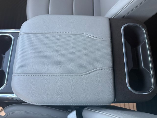 Used 2024 Chevrolet Silverado 3500 LTZ w/ LTZ Convenience Package image 19