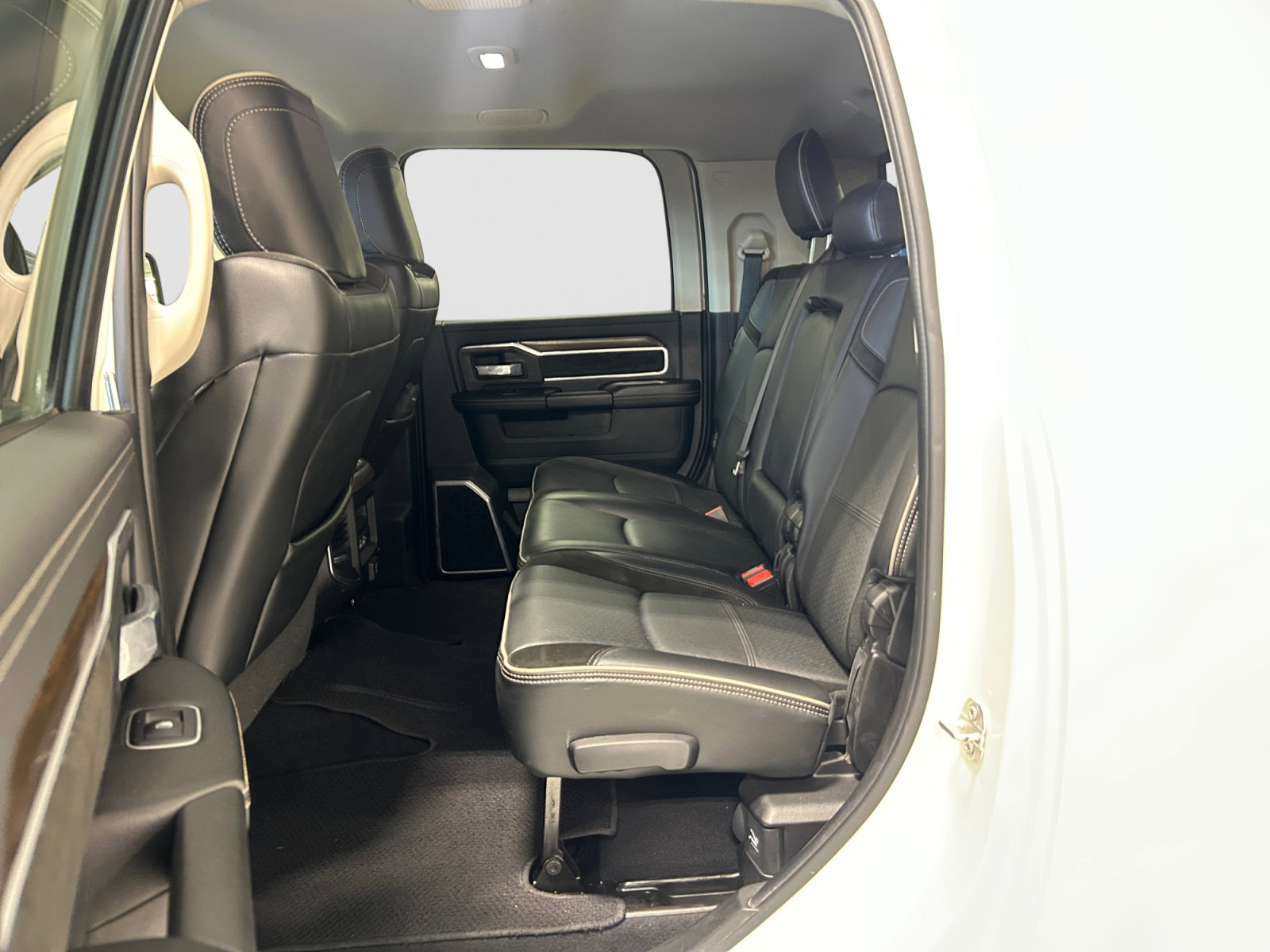Used 2024 RAM 3500 Laramie w/ Safety Group AWD/4WD image 18