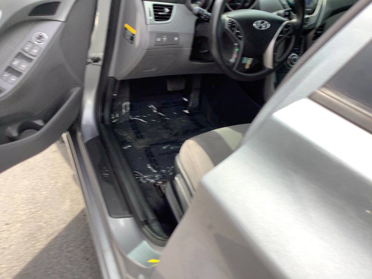Used 2013 Hyundai Elantra GLS w/ Preferred Pkg FWD image 28