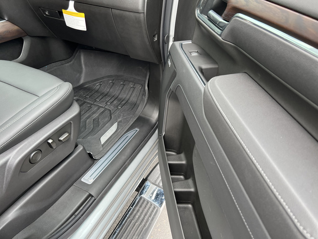 New 2025 GMC Sierra 3500 SLT w/ SLT Premium Package image 28