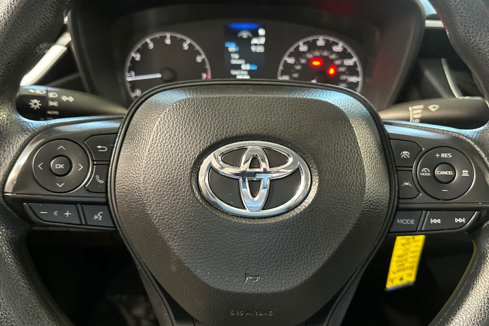 Used 2025 Toyota Corolla LE FWD image 27