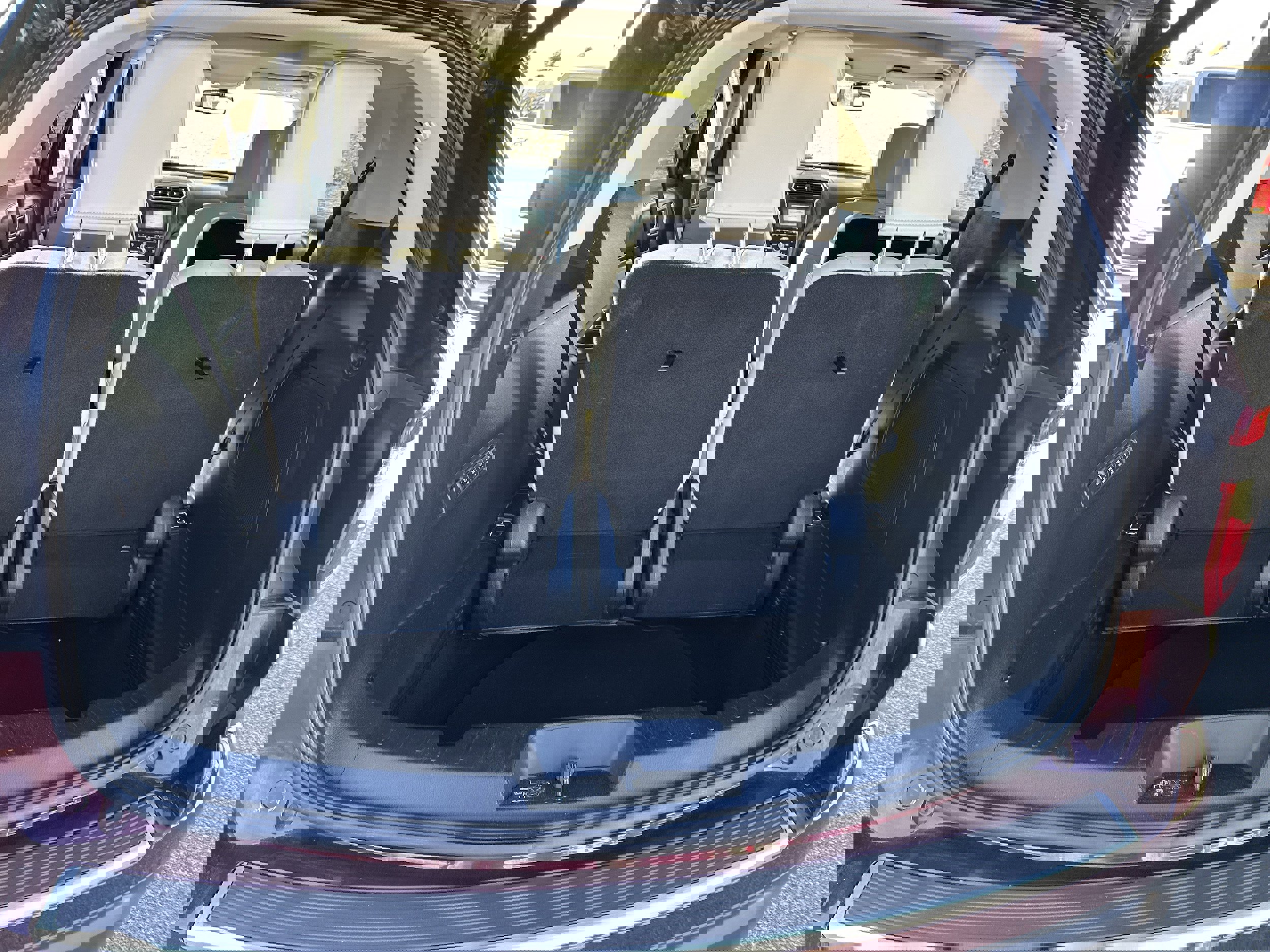 Used 2018 Ford Explorer Platinum image 28