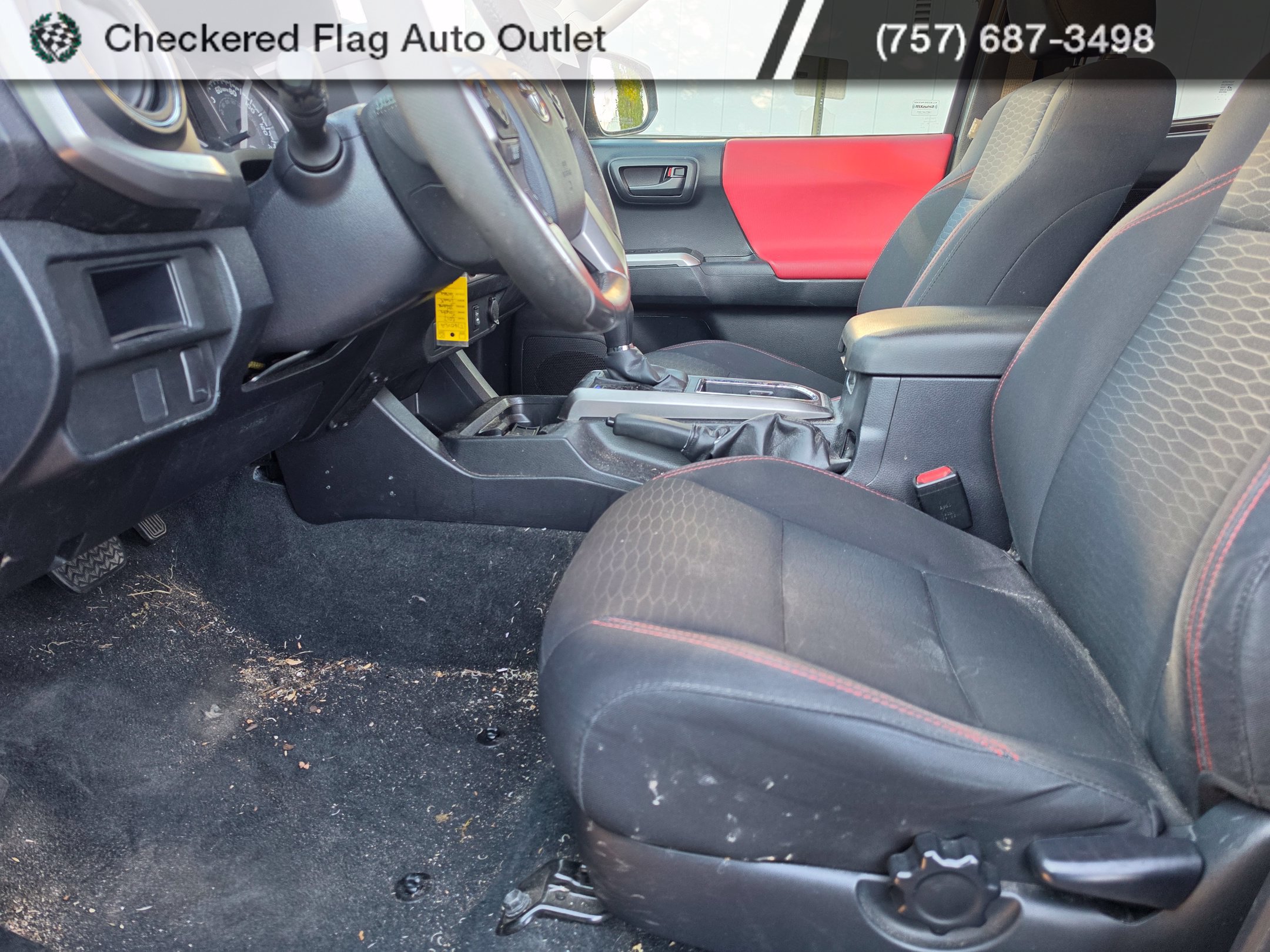 Used 2017 Toyota Tacoma SR5 w/ SR5 Appearance Package (SM) AWD/4WD image 10
