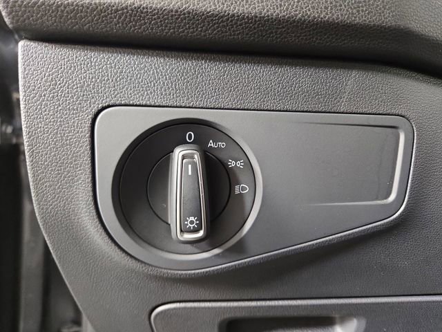 Used 2024 Volkswagen Tiguan SE w/ Panoramic Sunroof Package FWD image 30