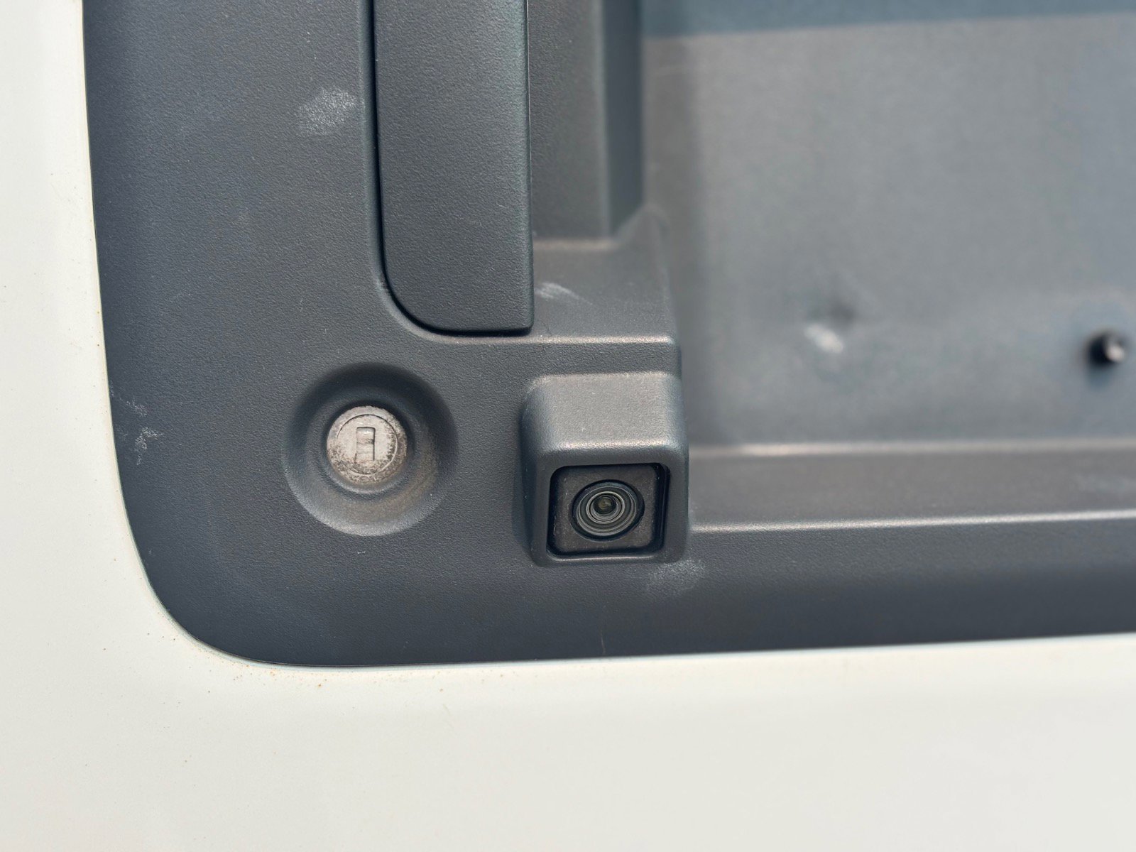 Used 2019 Chevrolet Express 3500 w/ Driver Convenience Package image 7