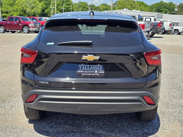 Used 2026 Chevrolet Trax LS FWD image 10